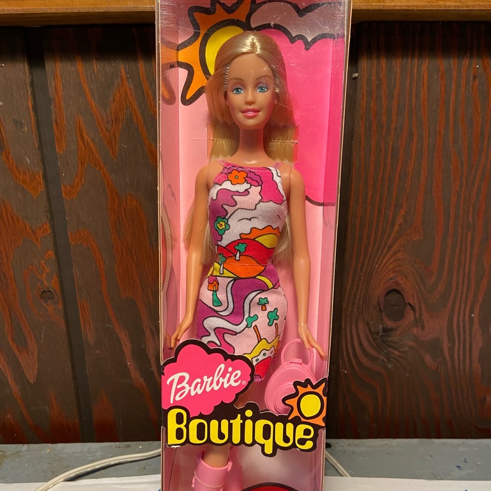 Barbie Boutique #52836 year 2001